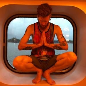 Meet your Posher, Gregory